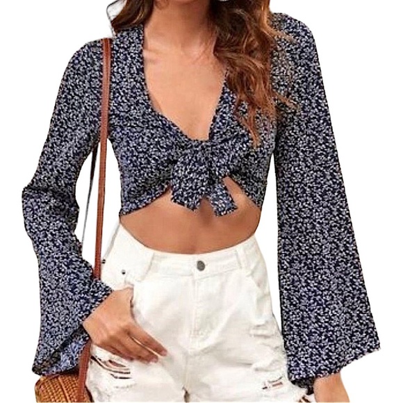 🌸 5/$10 SHEIN Navy Blue Floral Print Tie Crop Top Small - Picture 1 of 6